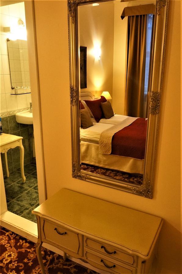 Hotel Radharanė Kaunas Bagian luar foto