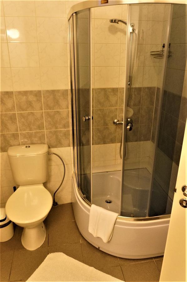 Hotel Radharanė Kaunas Bagian luar foto