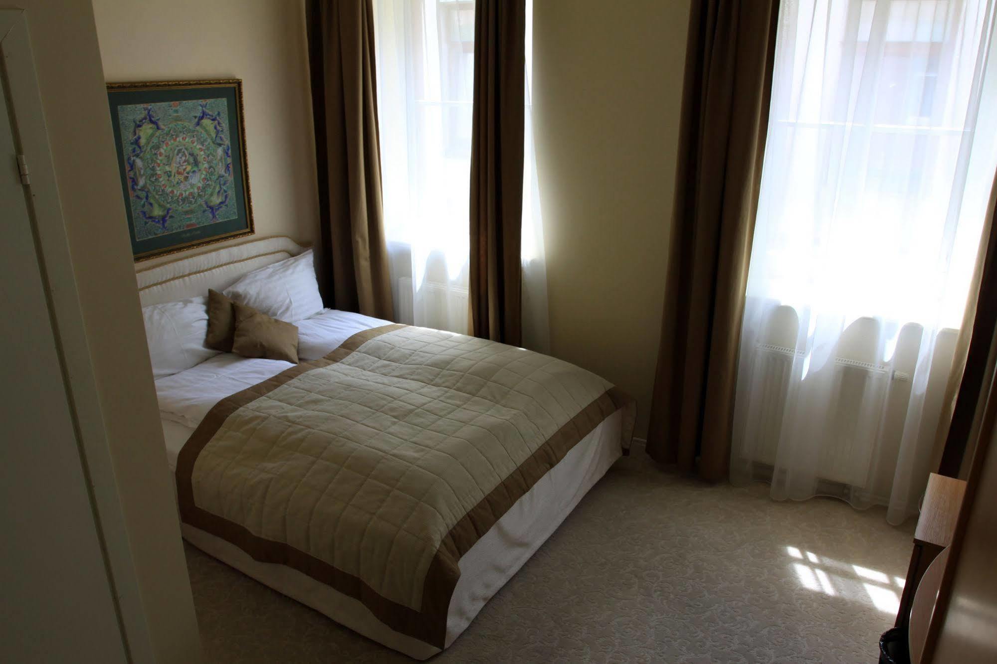 Hotel Radharanė Kaunas Bagian luar foto